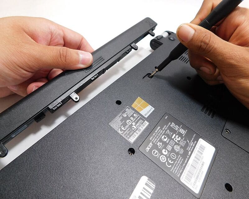 Thay pin laptop quận 8